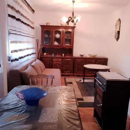 Celikovic Centar Samca, Parking, Balkon, Wifi דירה