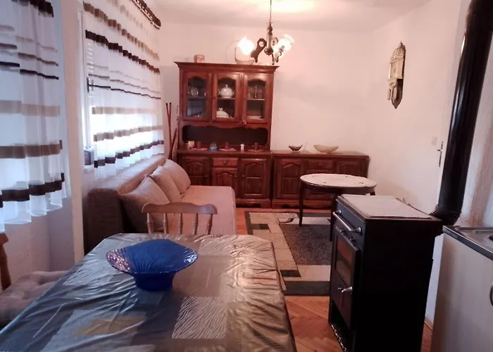 Celikovic Centar Samca, Parking, Balkon, Wifi דירה