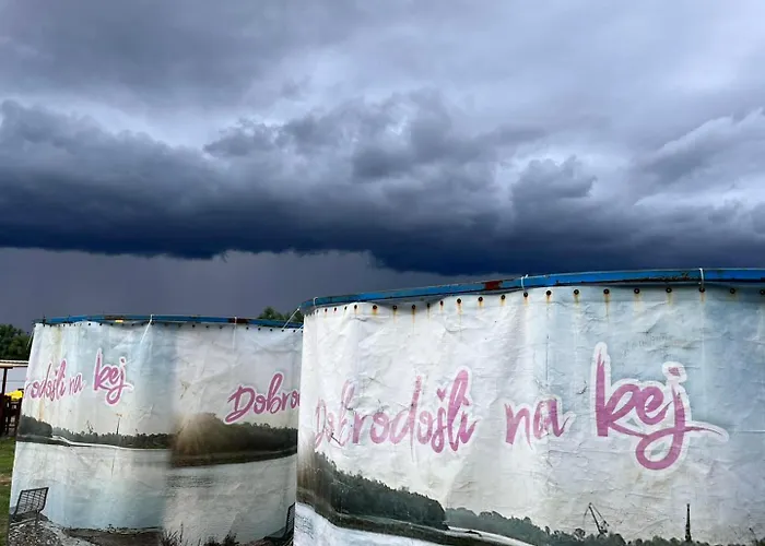 Celikovic Centar Samca, Parking, Balkon, Wifi דירה *