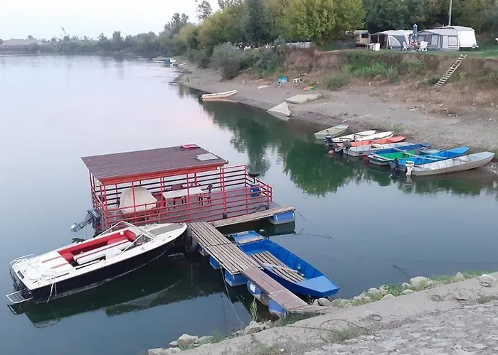 Celikovic Centar Samca, Parking, Balkon, Wifi דירה Bosanski Samac